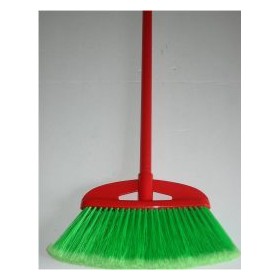 SCOPA CON MANICO ALTE INTERNI/ESTERNI